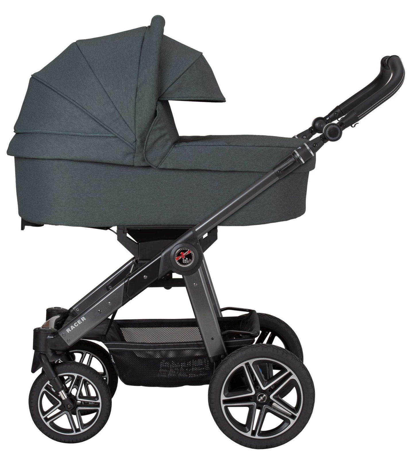 Kinderwagen mit Babywanne