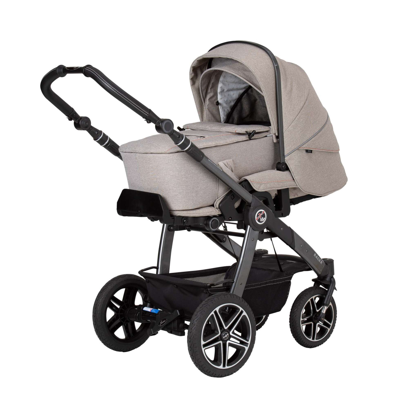 Kinderwagen mit Tragetasche