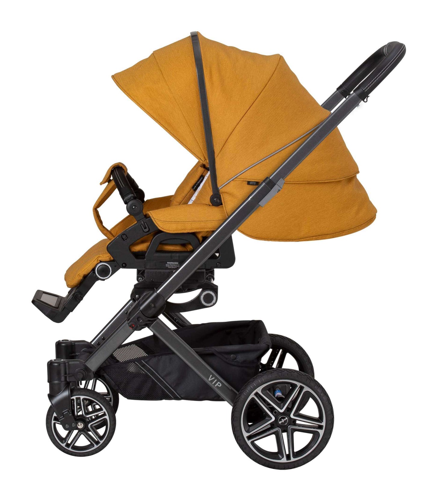 Kinderwagen mit Sportsitz und ausgeklappter Sonnenblende