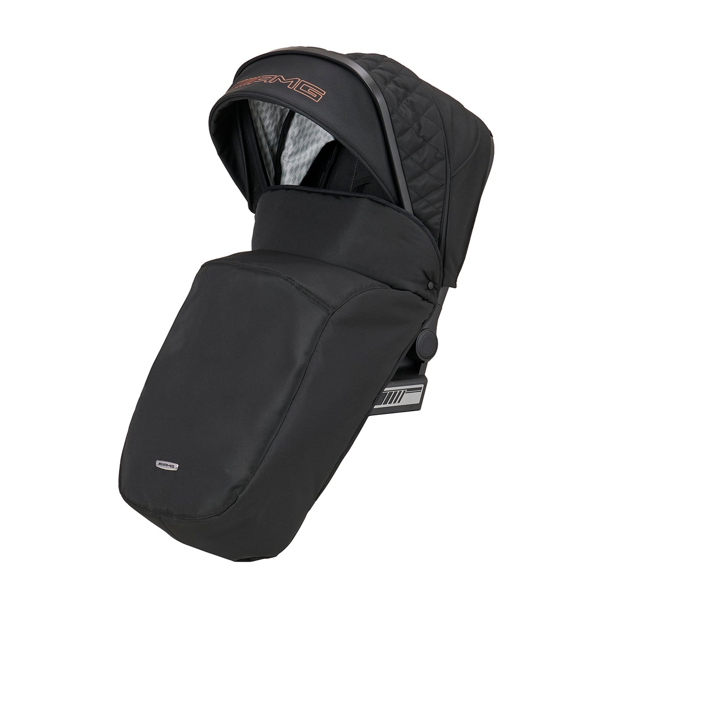 Windschutz 622 / Sienabraun für Sportwagenaufsatz.
Schützt vor Wind und Auskühlung.
Schräge Vorderansicht.