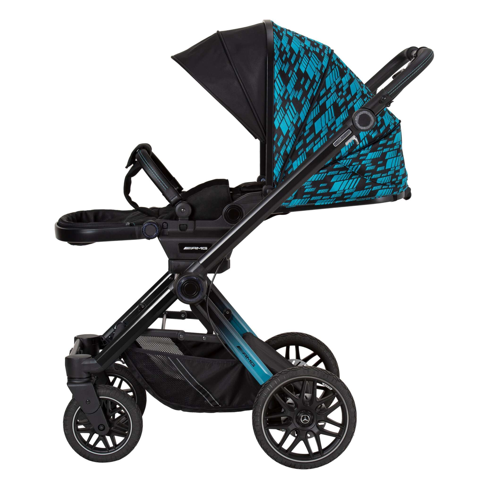 AMG GT² Limited Edition 852 / Hyperblue Sportwagen.
Mit verstellbarem Sportsitz und großem Verdeck.
Sportsitz flach gestellt.
Seitenansicht.