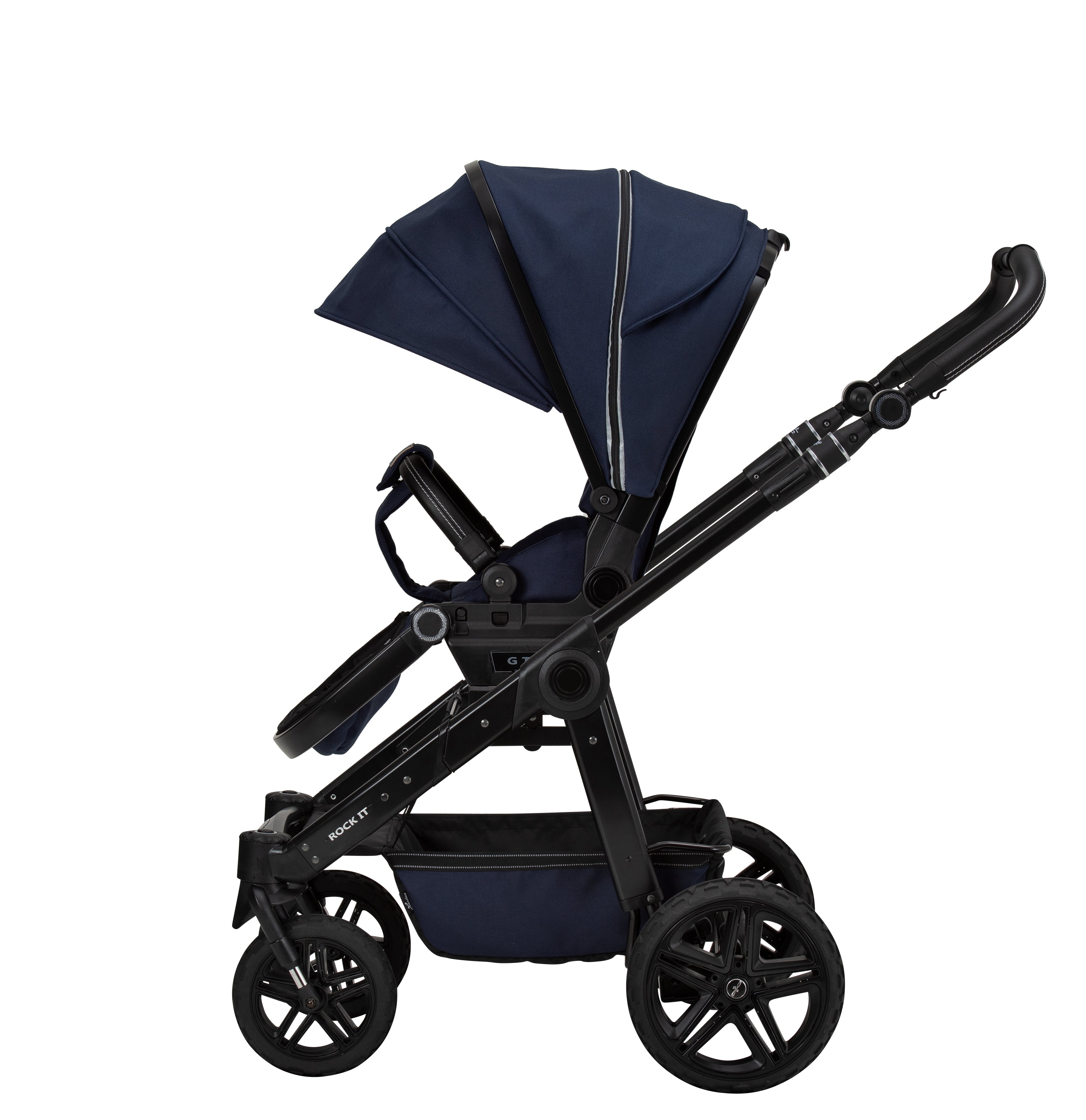 Rock IT GTR Sportwagen 853 / Saphir 
Verdeck komplett ausgeklappt
Schutzbügel und Handgriff Schwarz
Gestell Schwarz
Seitenansicht