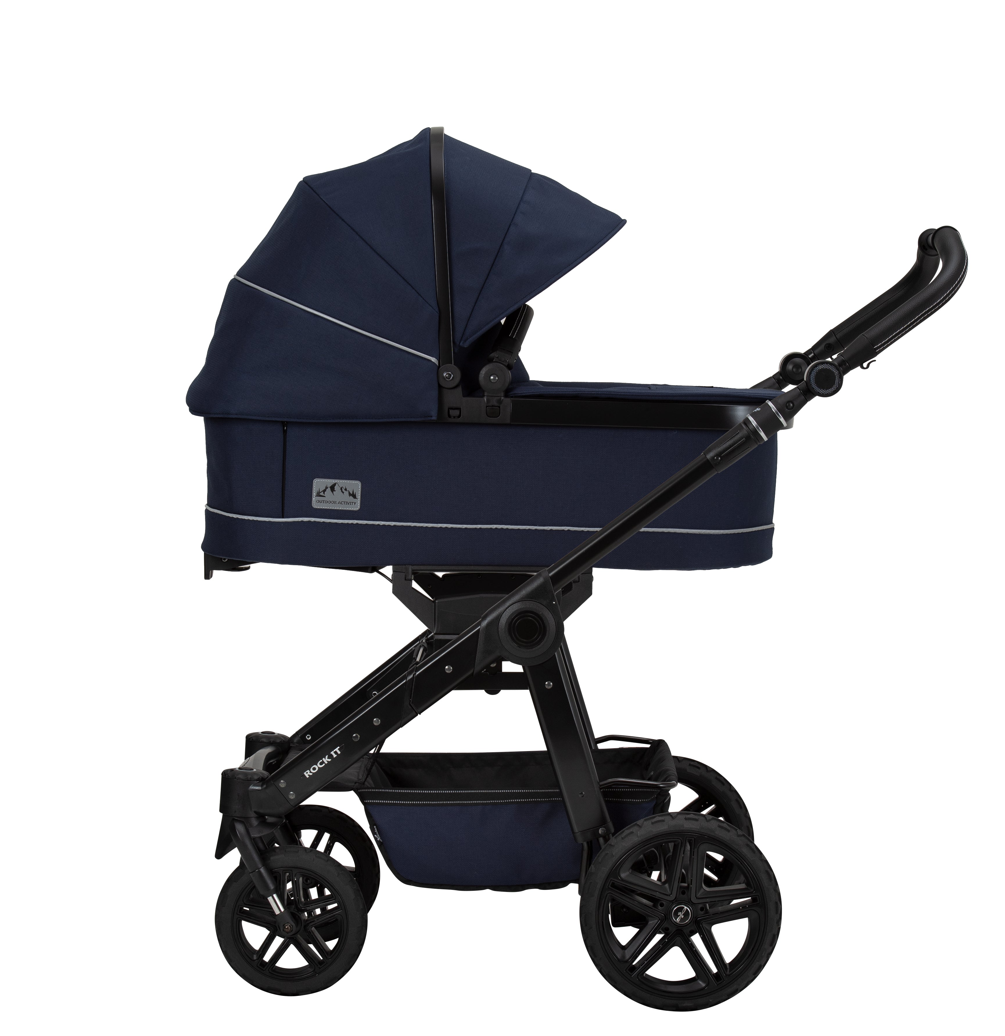 Rock IT GTR  853 / Saphir mit Falttasche
Verdeck komplett ausgeklappt
Schutzbügel und Handgriff Schwarz
Gestell Schwarz
Seitenansicht