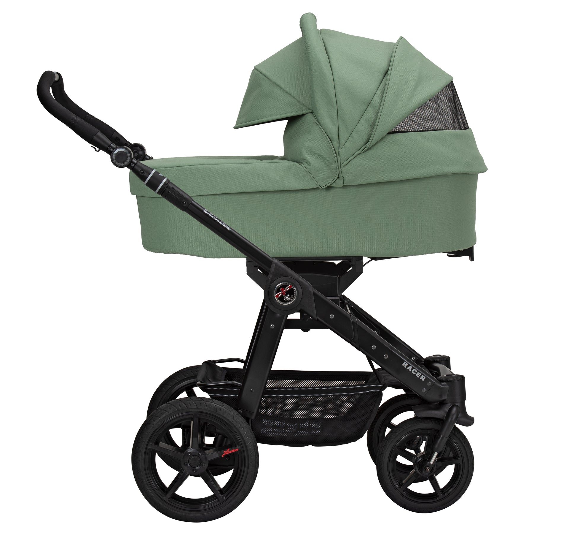 Kinderwagen mit Wanne und ausgeklappter Sonnenblende