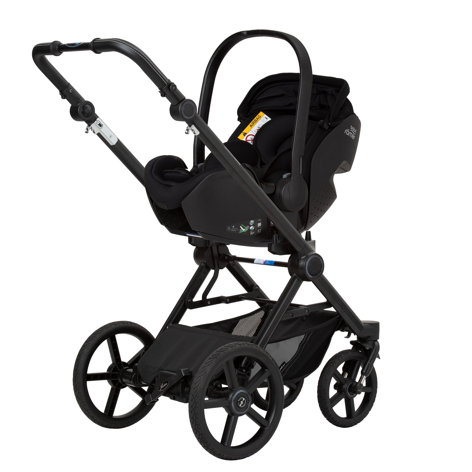 IVY Gestell in Schwarz mit Babyschale
Schräge Vorderansicht.