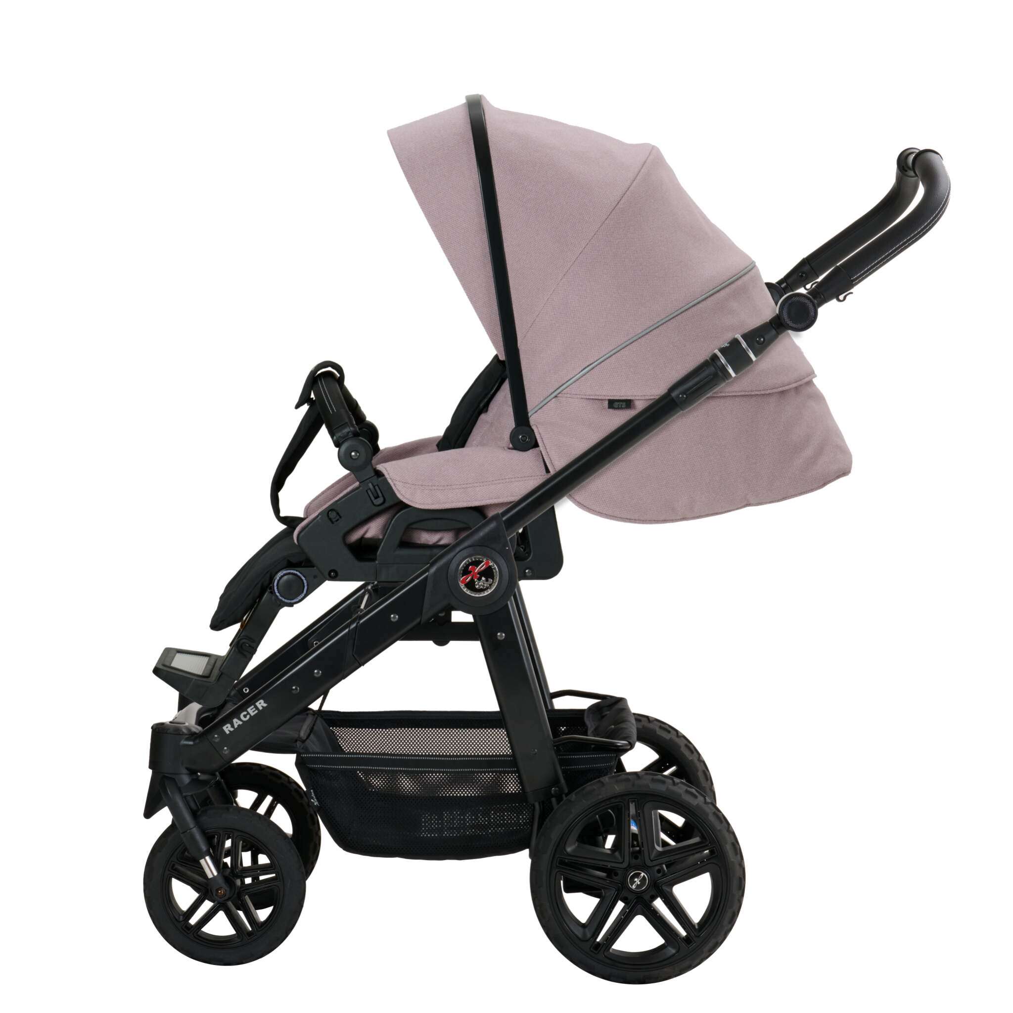 Racer GTS 904 / Lovely Teddy
Gestell Platin
Verdeck halb ausgeklappt
Schutzbügel und Handgriff in schwarz
Seitenansicht