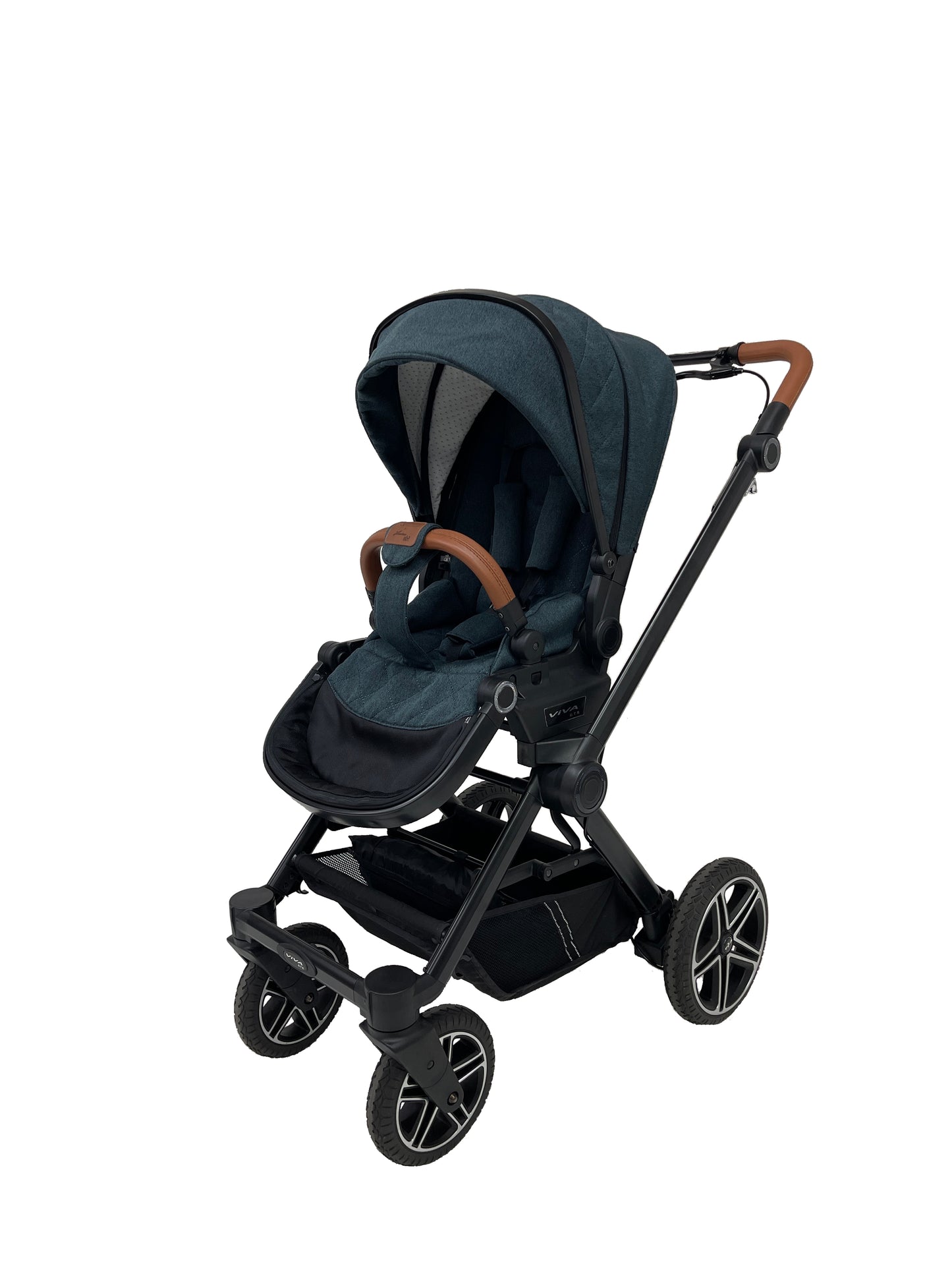 Refurbished Viva GTR with handbrake, Premium folding carrycot and winter footmuff set Dessin 456