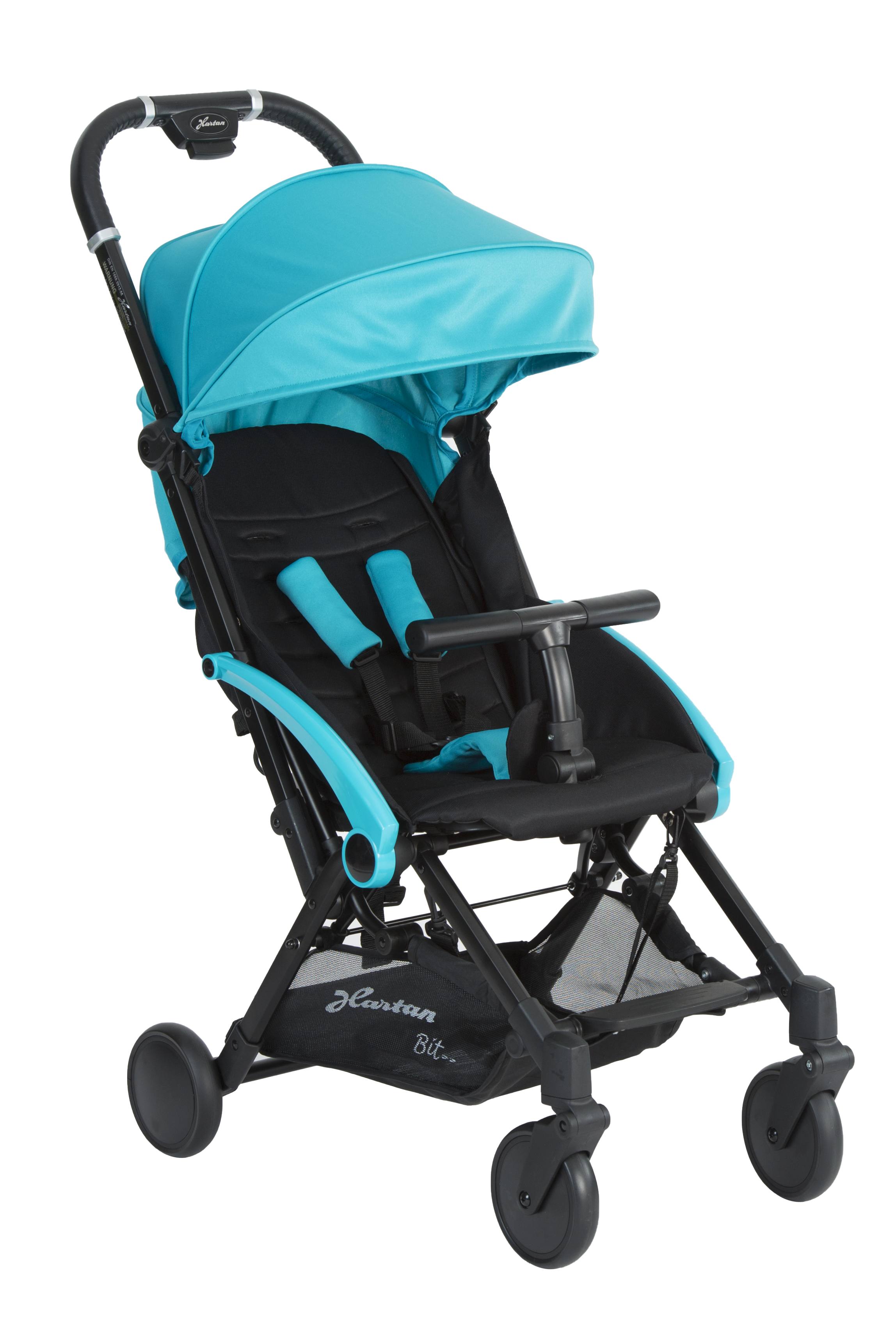 Buggy BIT 141 / Türkis.
Verstellbare Rückenlehne.
Kleines Faltmaß.
Schwarzes Gestell.
Schräge Vorderansicht.