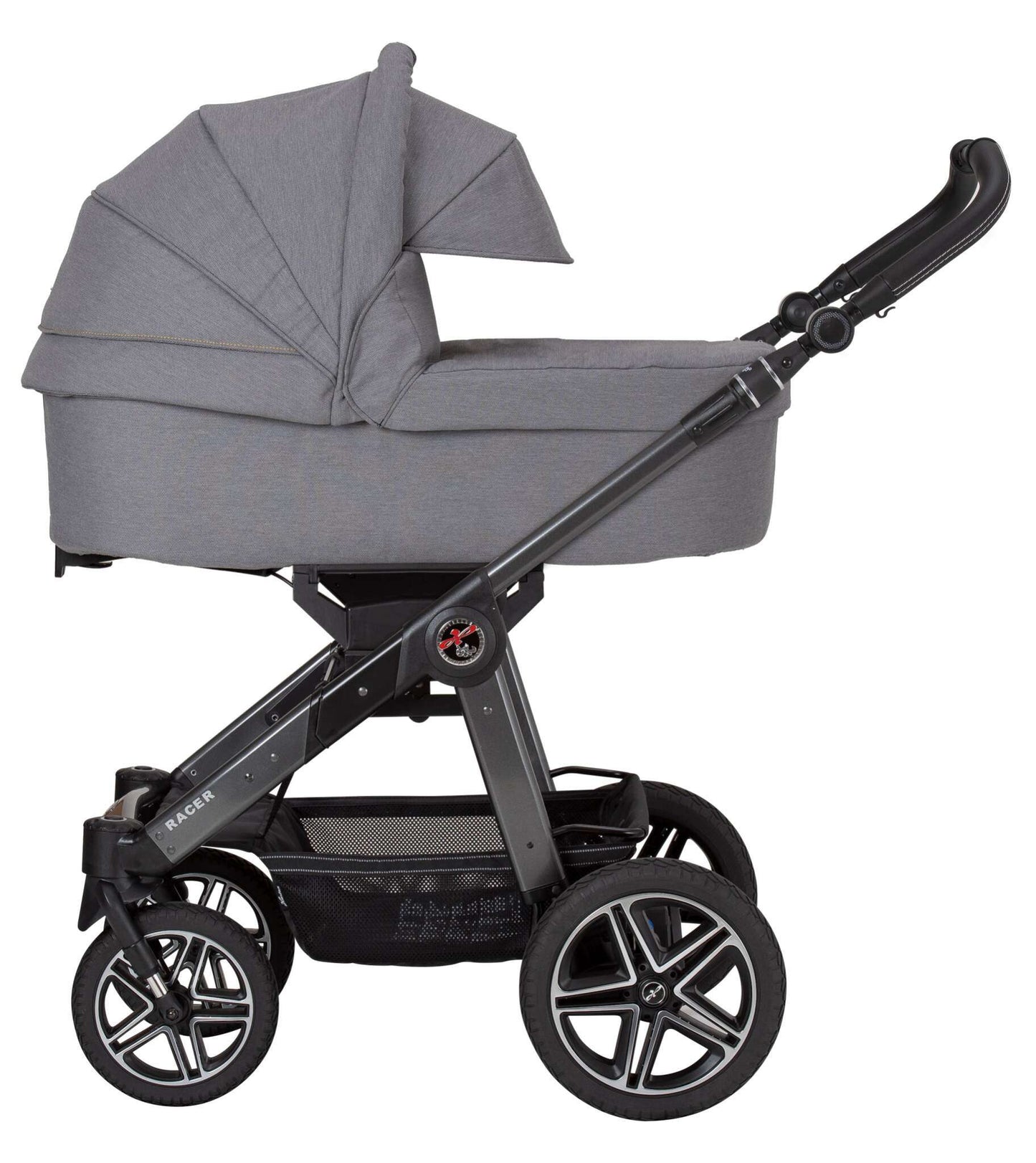 Kinderwagen mit Babywanne