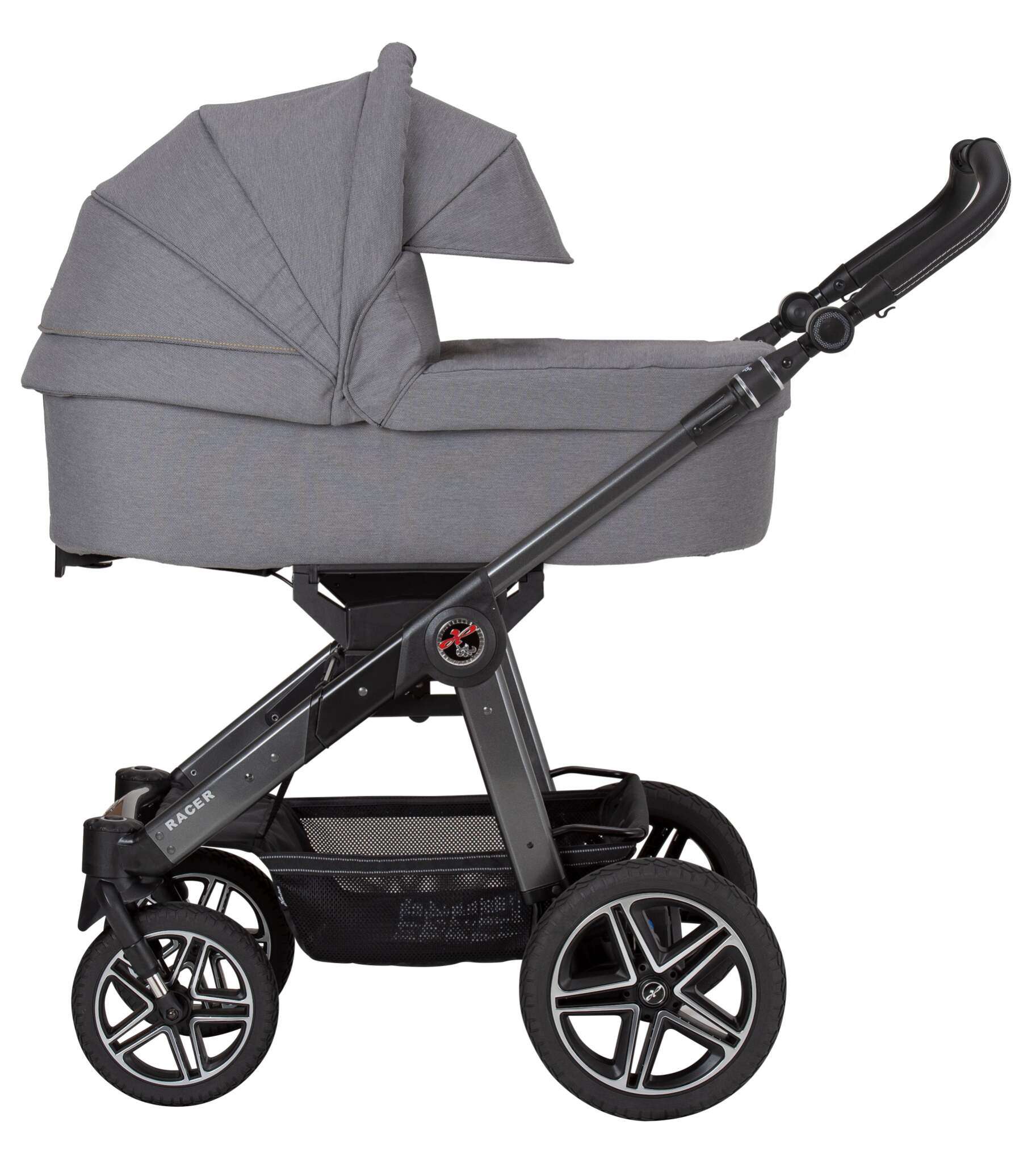 Kinderwagen mit Babywanne