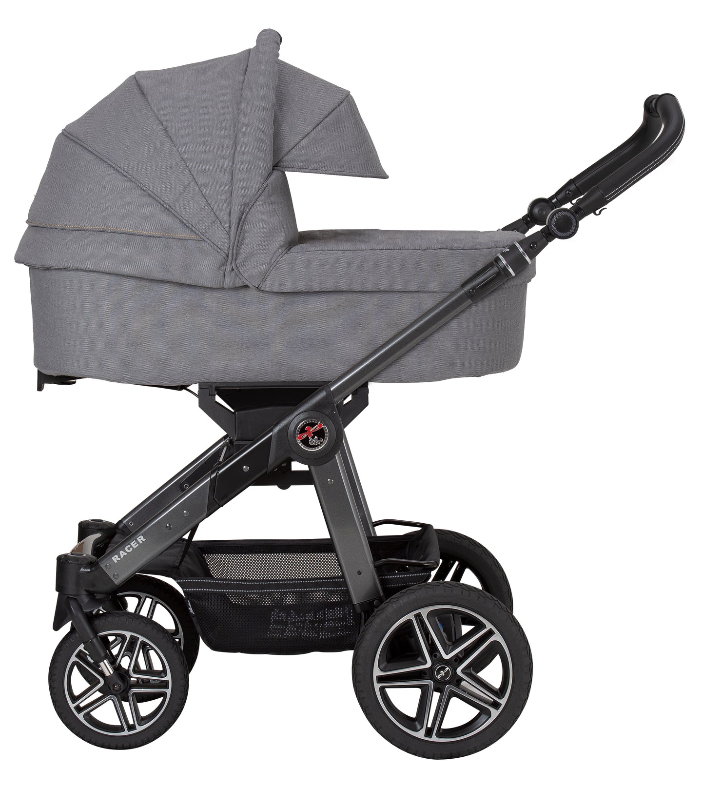 Kinderwagen mit Babywanne