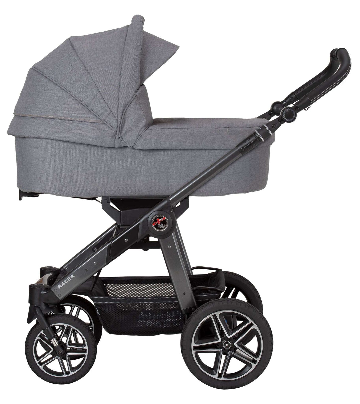 Kinderwagen mit Babywanne