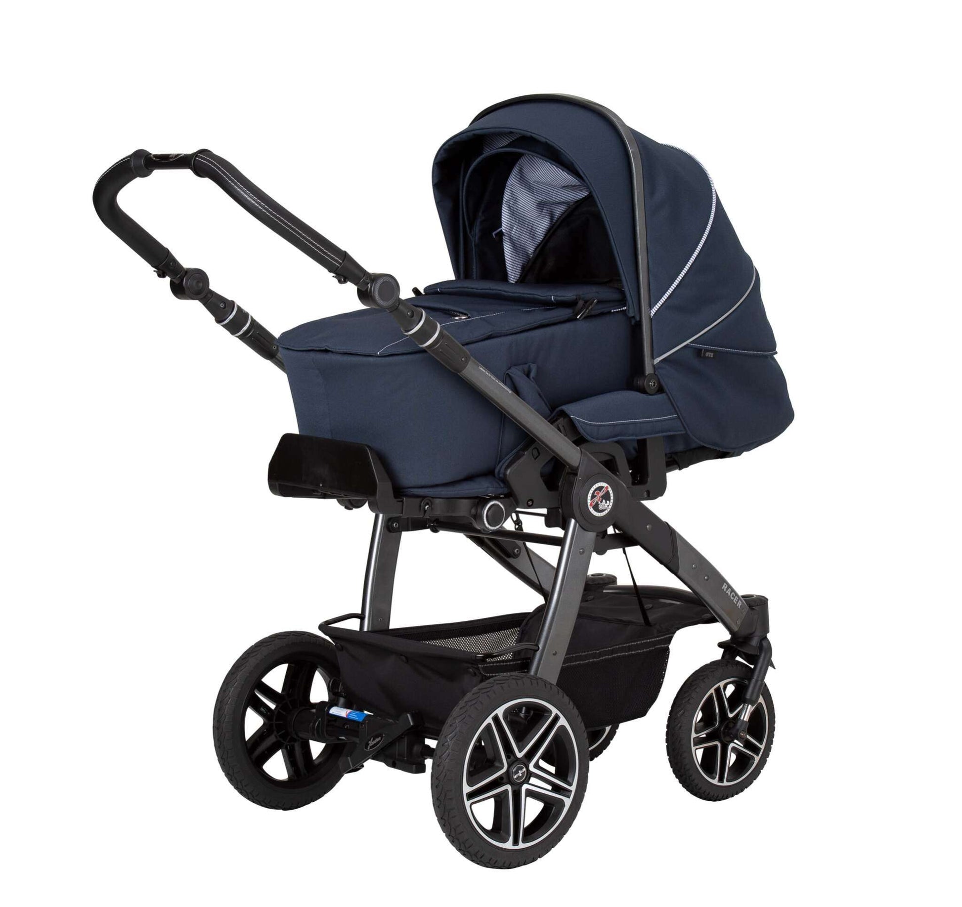 Kinderwagen mit Tragetasche