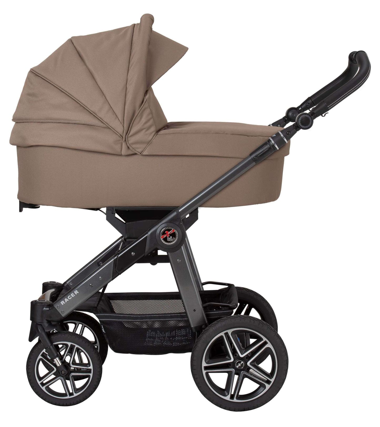 Kinderwagen mit Babywanne