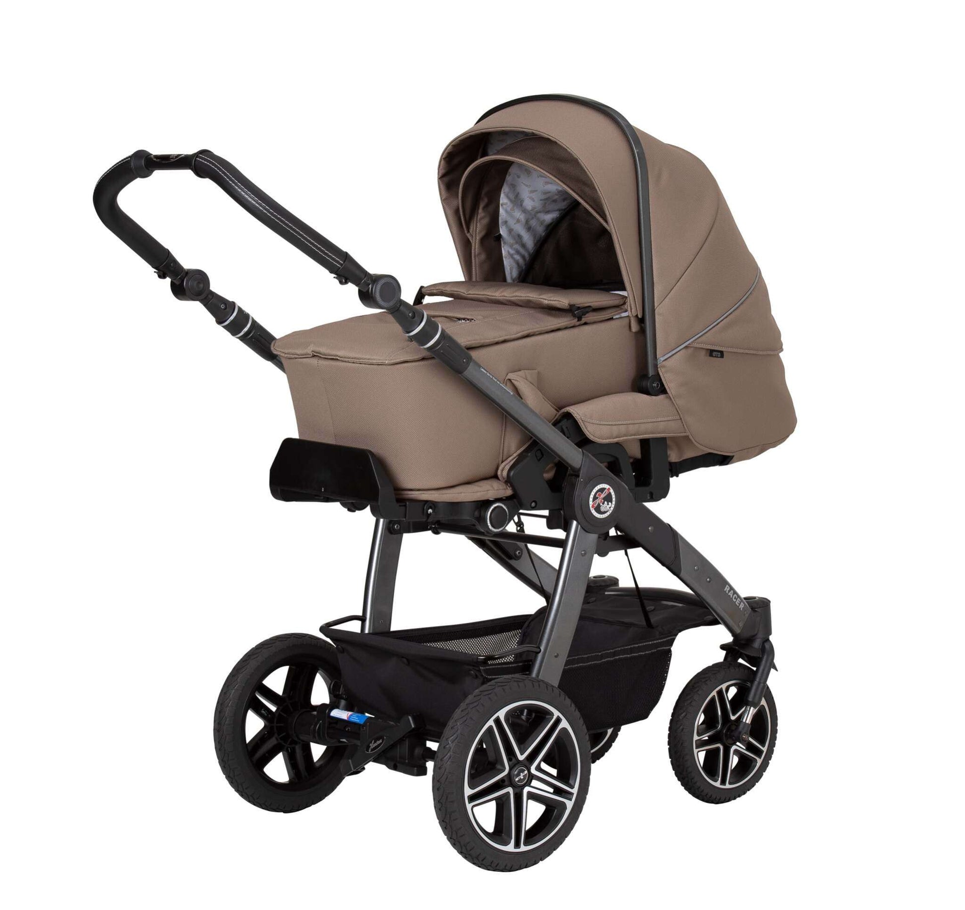 Kinderwagen mit Tragetasche