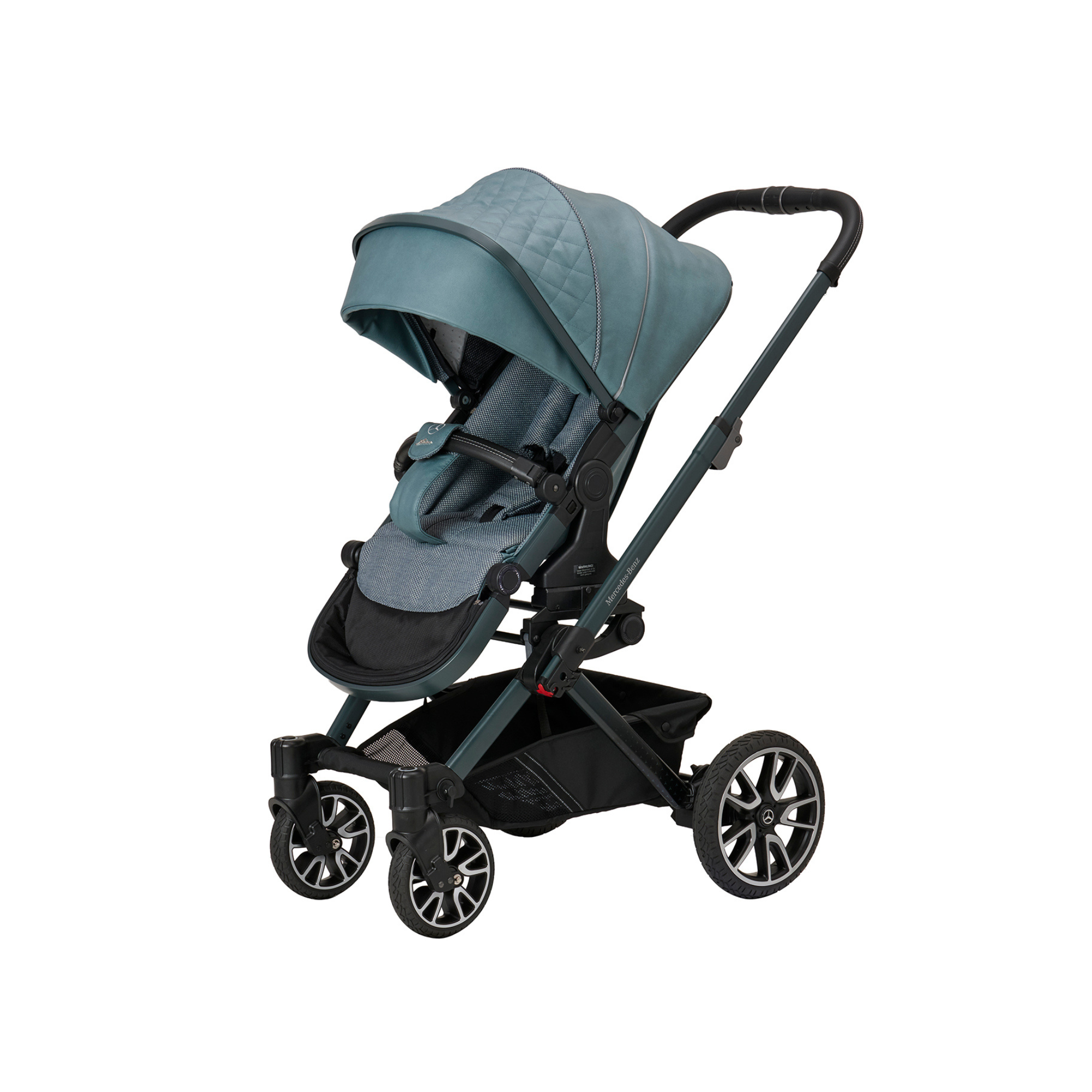 Kinderwagen in 611 / Verde Silber mit verstellbarem Sportsitz und großem Sonnenverdeck.
Verdeck halb herausgeklappt.
Gestell in Granitgrau.
Schräge Vorderansicht.