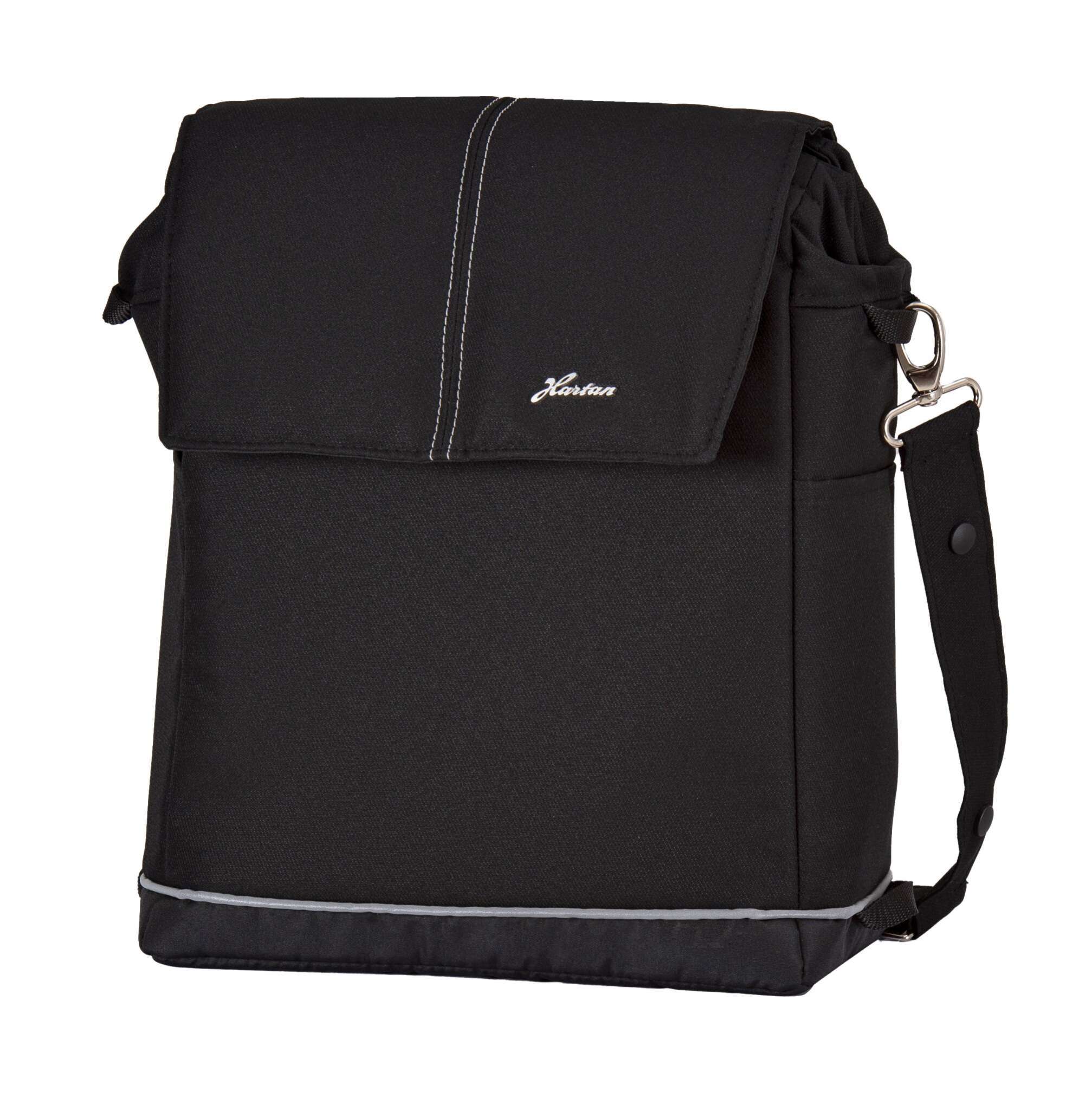 Wickeltasche "Flexi bag" 823 / Black Pinstripe.
Tragbar als Rucksack, Umhängetasche oder Handtasche
Trageband mit großem Verstellbereich
Praktische Inneneinteilung .
Schräge Vorderansicht