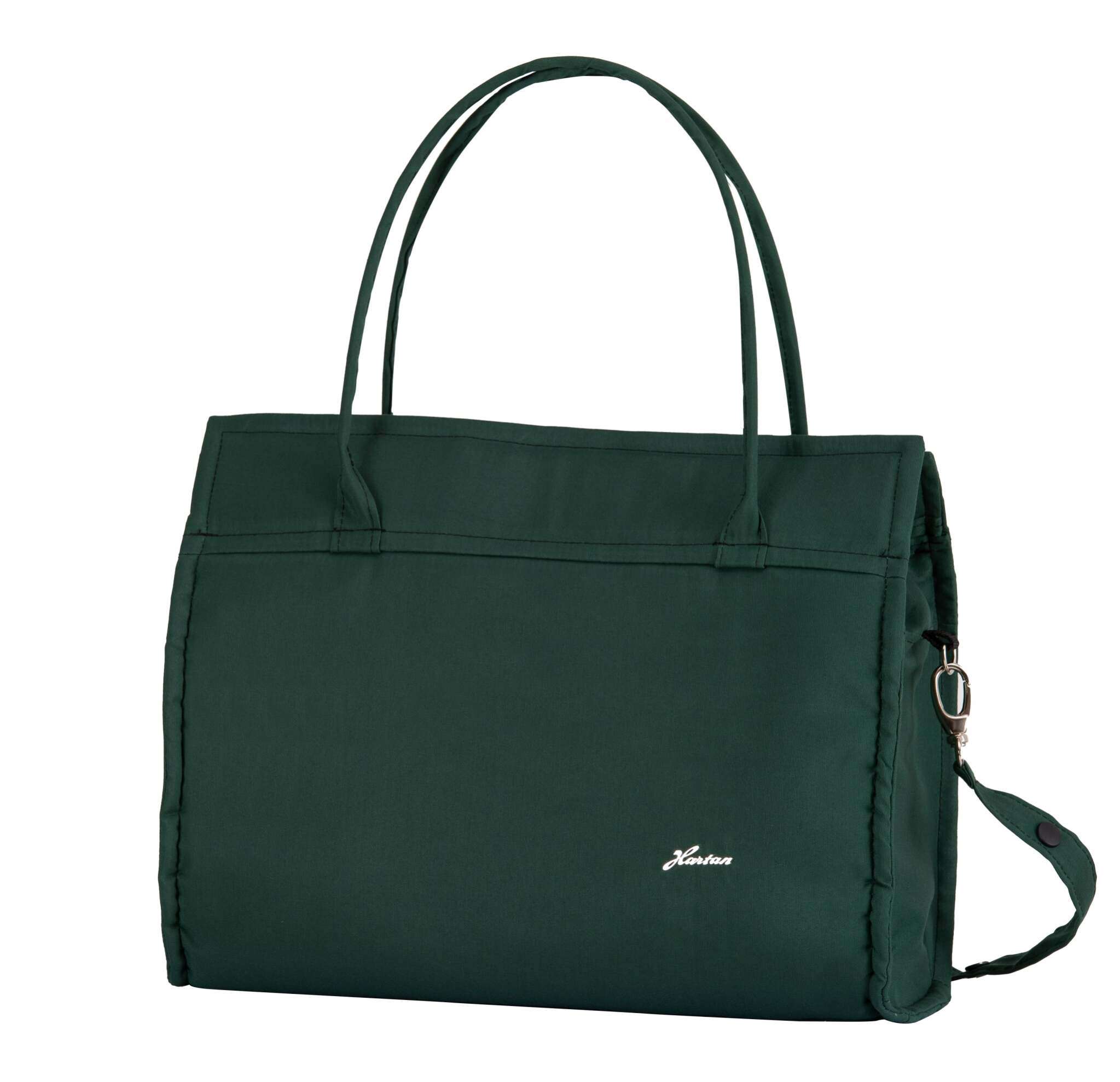 Wickeltasche Casual Bag 812 / Panda Family.
Mit praktischer Innenaufteilung und Aufbewahrungstaschen, sowie einem Schultergurt.
Schräge Vorderansicht.