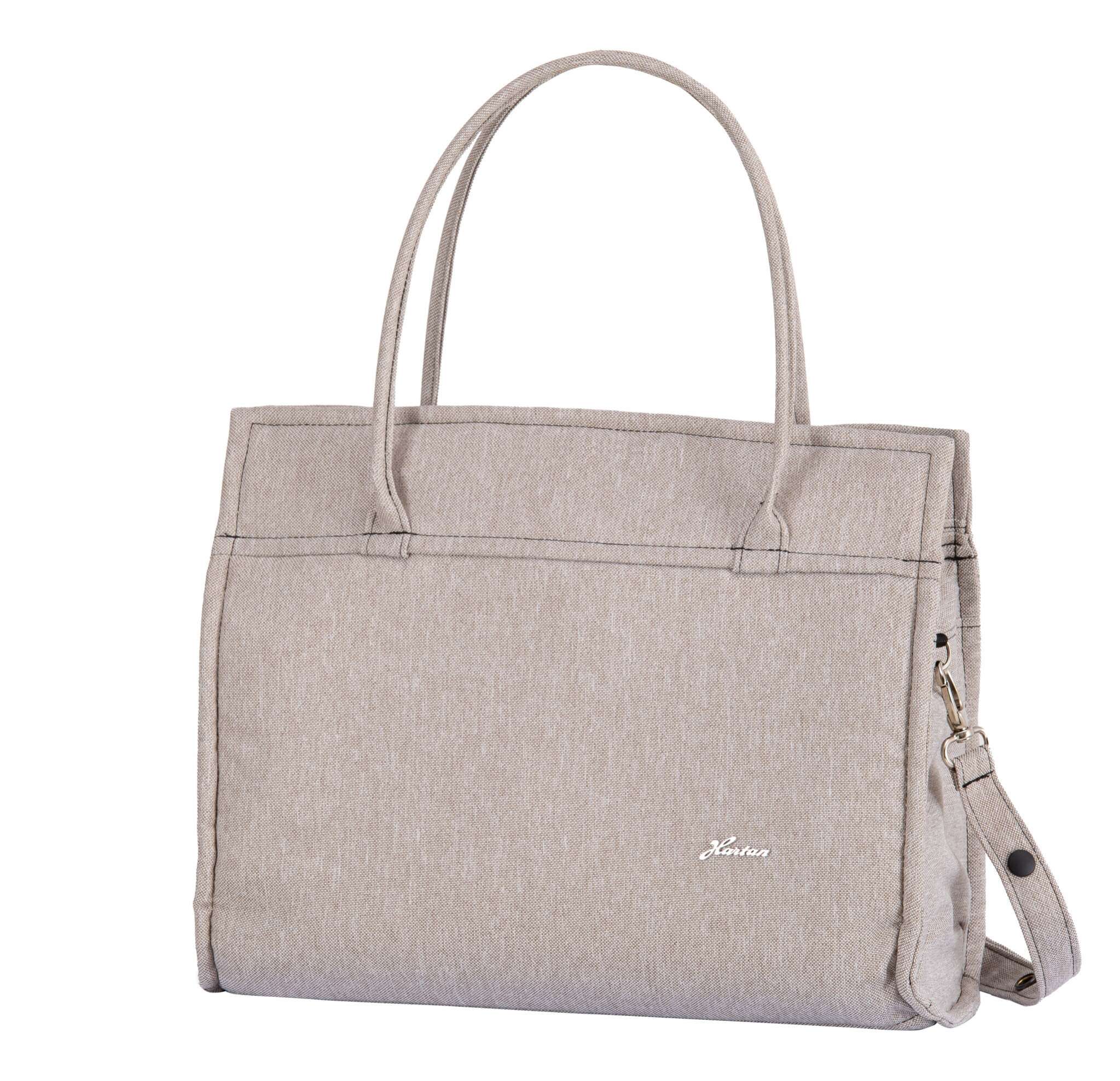 Wickeltasche Casual Bag 821 / Hedgehog Love.
Mit praktischer Innenaufteilung und Aufbewahrungstaschen, sowie einem Schultergurt.
Schräge Vorderansicht.