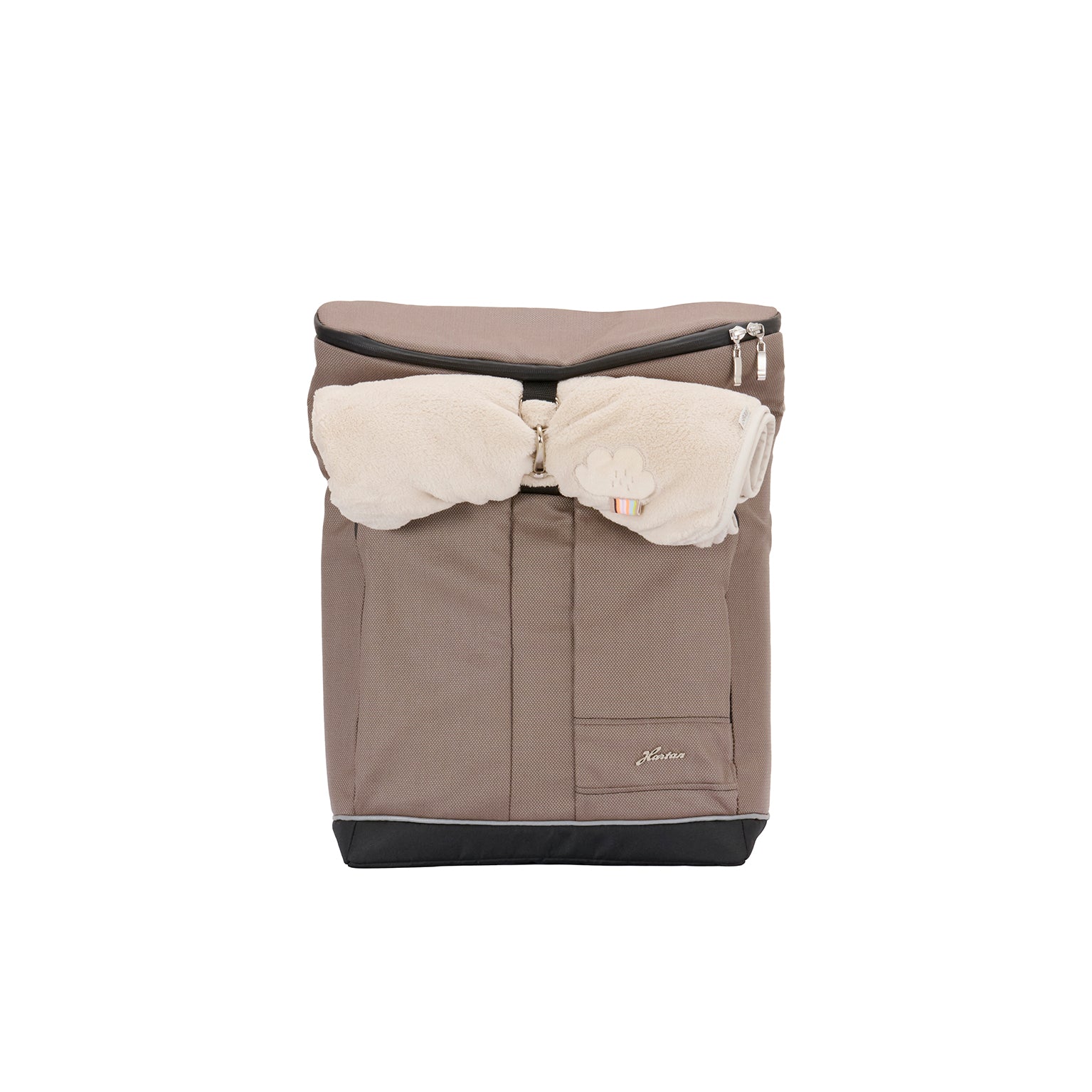 Wickelrucksack Space Bag 600 /Toffee mit mehreren Fächern und gepolsterte Schultergurte.
Ansicht von vorne mit zusammengerollter Kuscheldecke.
