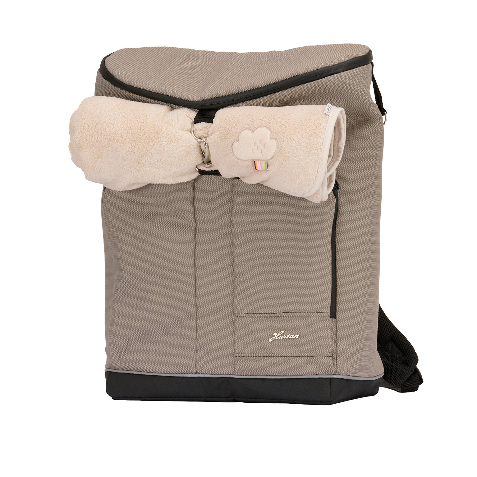 Wickelrucksack Space Bag 604 / Sand mit mehreren Fächern und gepolsterte Schultergurte.
Große Ansicht von vorne mit zusammengerollter Kuscheldecke.