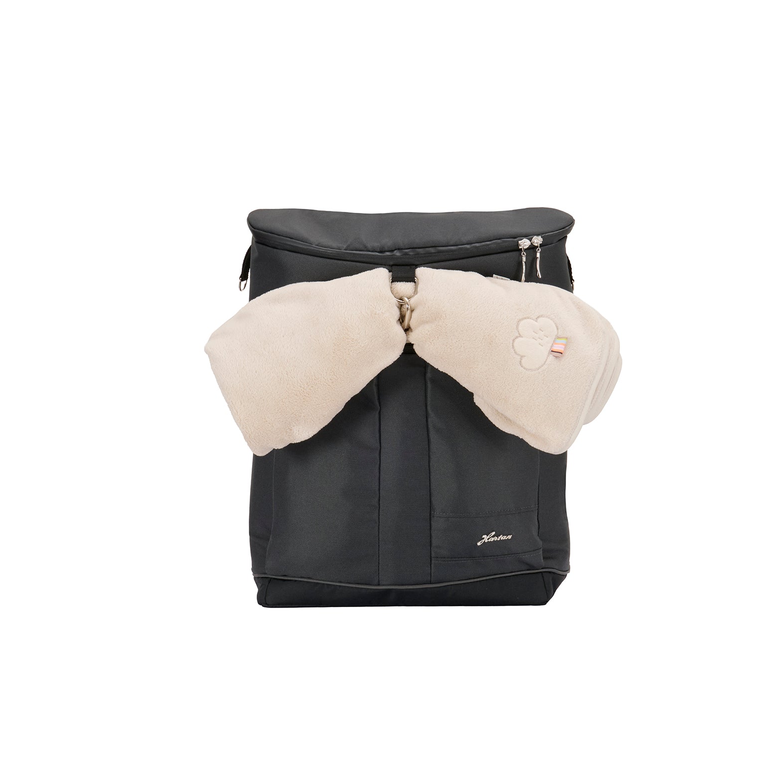 Wickelrucksack Space Bag 605 / Walnut Grey mit mehreren Innenfächern und gepolsterte Schultergurte.
Ansicht von vorne mit Kuscheldecke.