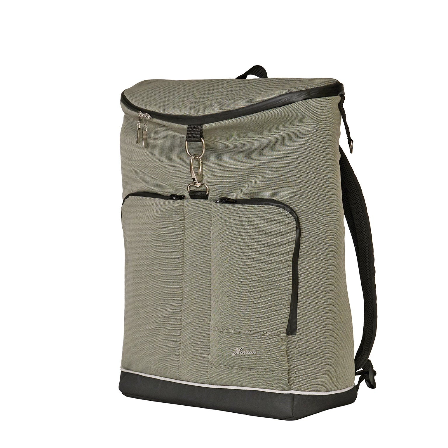 Wickelrucksack Space Bag 608 / Pistachio mit mehreren Innenfächern und gepolsterte Schultergurte.
Große schräge Vorderansicht.