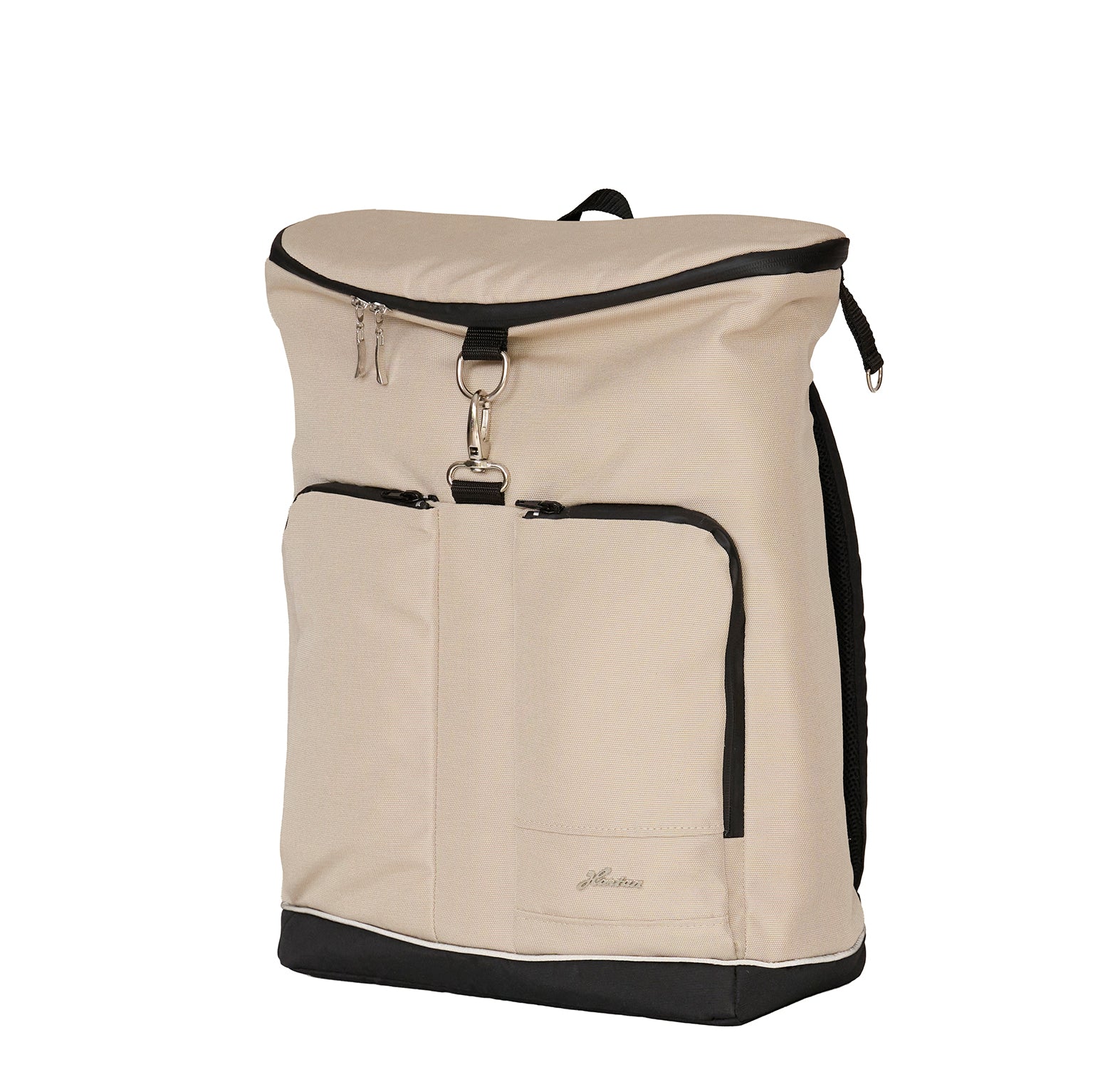 Wickelrucksack Space Bag 609 / Peanut mit mehreren Innenfächern und gepolsterte Schultergurte.
Große schräge Vorderansicht.