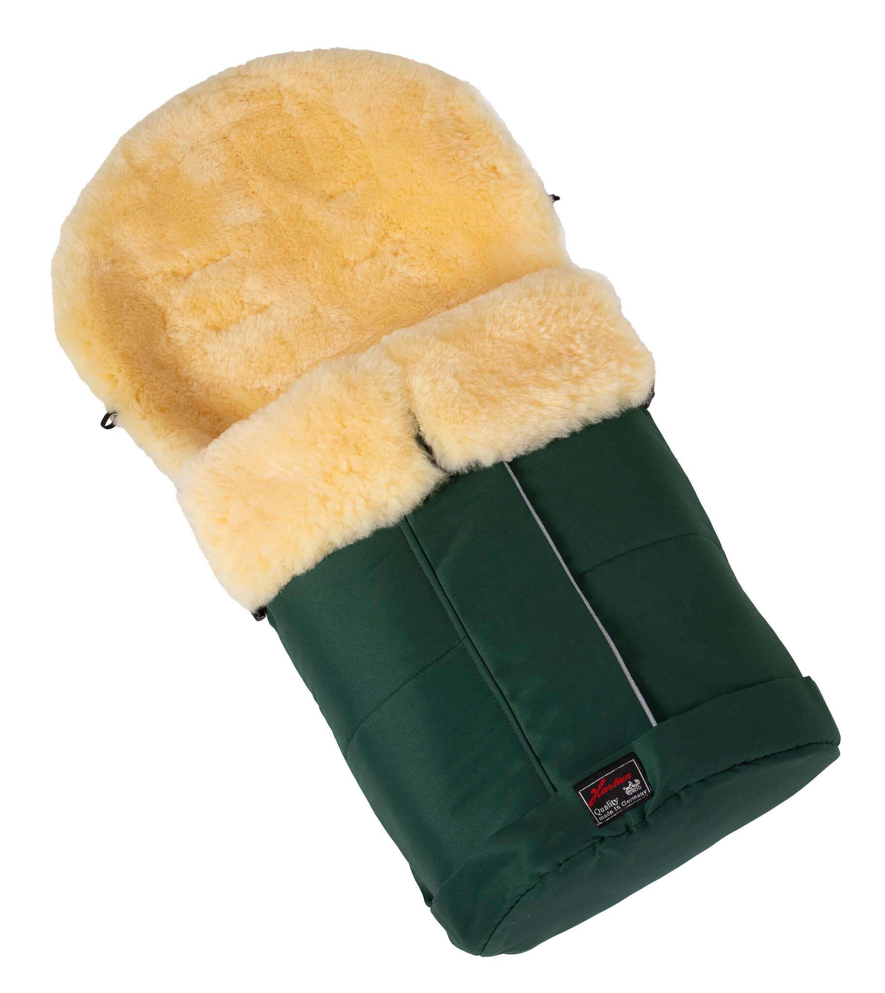 Lammfellfußsack 812 /Panda Familiy für den GTS Sportwagen.
Schön weich und Klimaausgleichend Schräge Draufsicht.