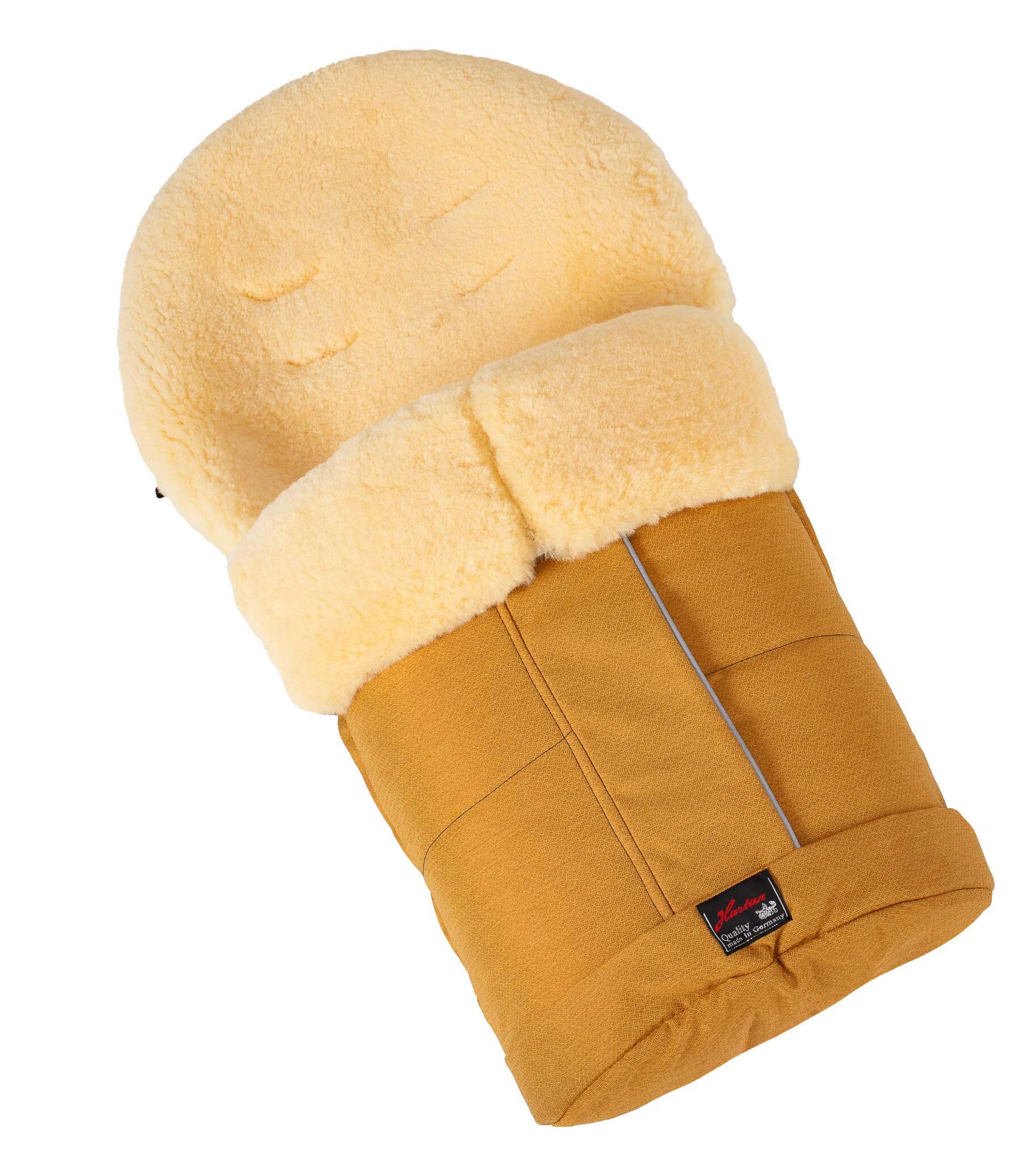 Lammfellfußsack 819  / Forest Friends für den GTS Sportwagen.
Schön weich und Klimaausgleichend Schräge Draufsicht.