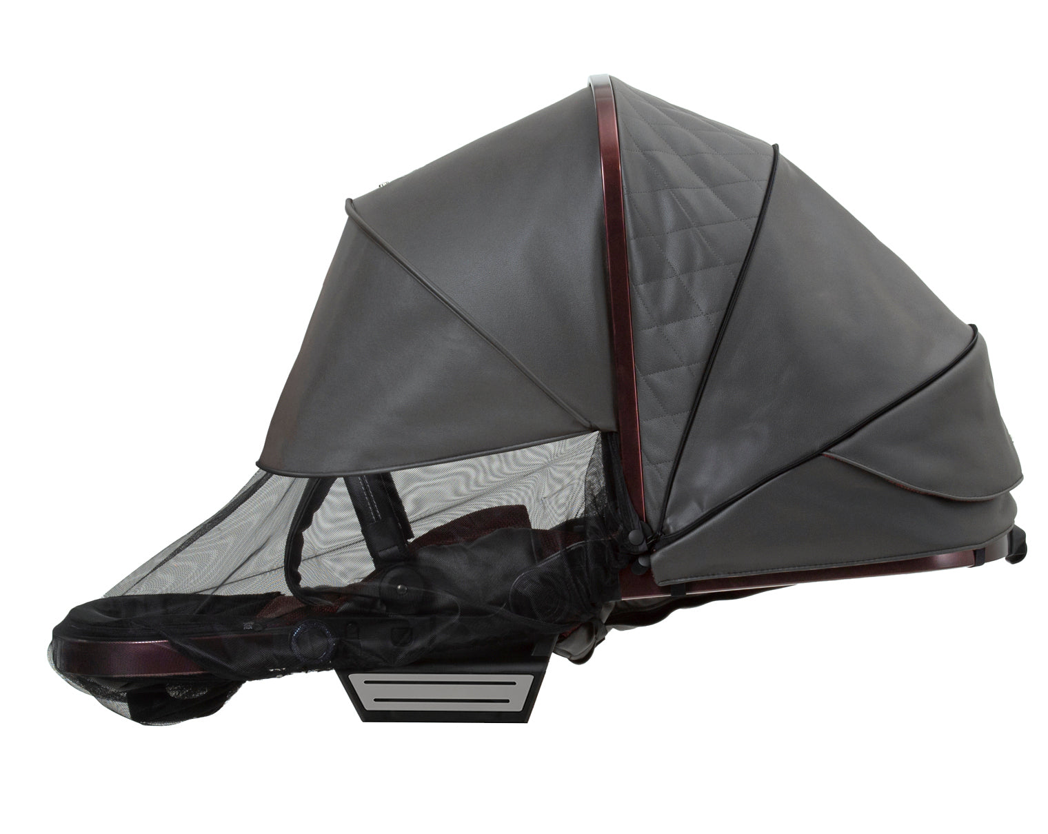 Mercedes Benz Sunline Plus 614 Rubellit am flach gestellten Sportsitz befestigt.
Verdeck komplett ausgeklappt.
Seitenansicht.