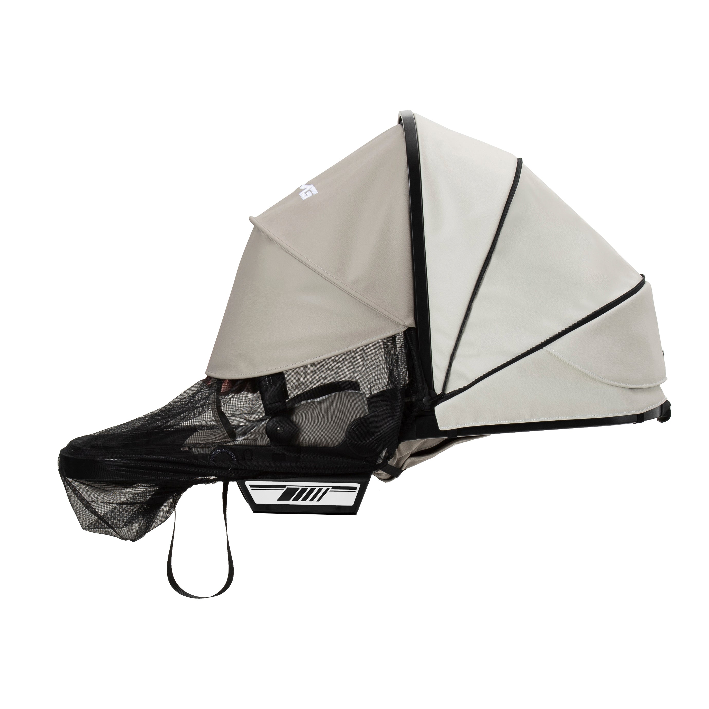 Sunline - Plus Sonnen- und Mückenschutz in 621 / Bright Light für Kinderwagen.
Flach gestellter Sportsitz mit komplett ausgeklappten Verdeck und Sunline Plus.
Seitenansicht.