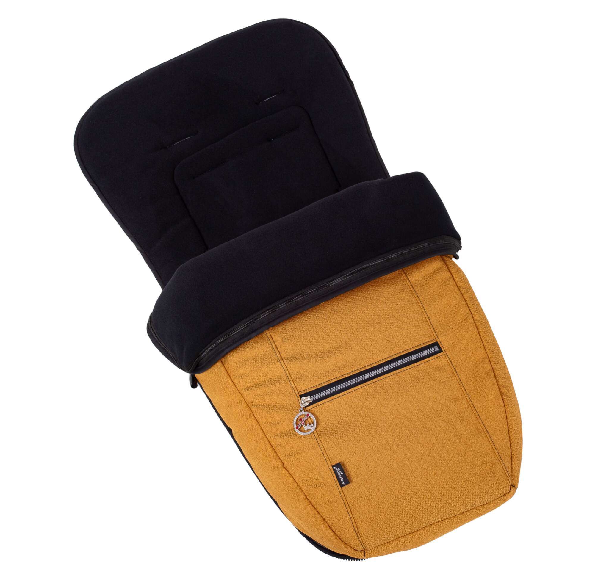 So-Wi Fußsack 819  / Forest Friends für den GTS Sportwagen.
Mit Fleece Einlage zum Winterfußsack ändern, siehe Ansicht..
Schräge Draufsicht