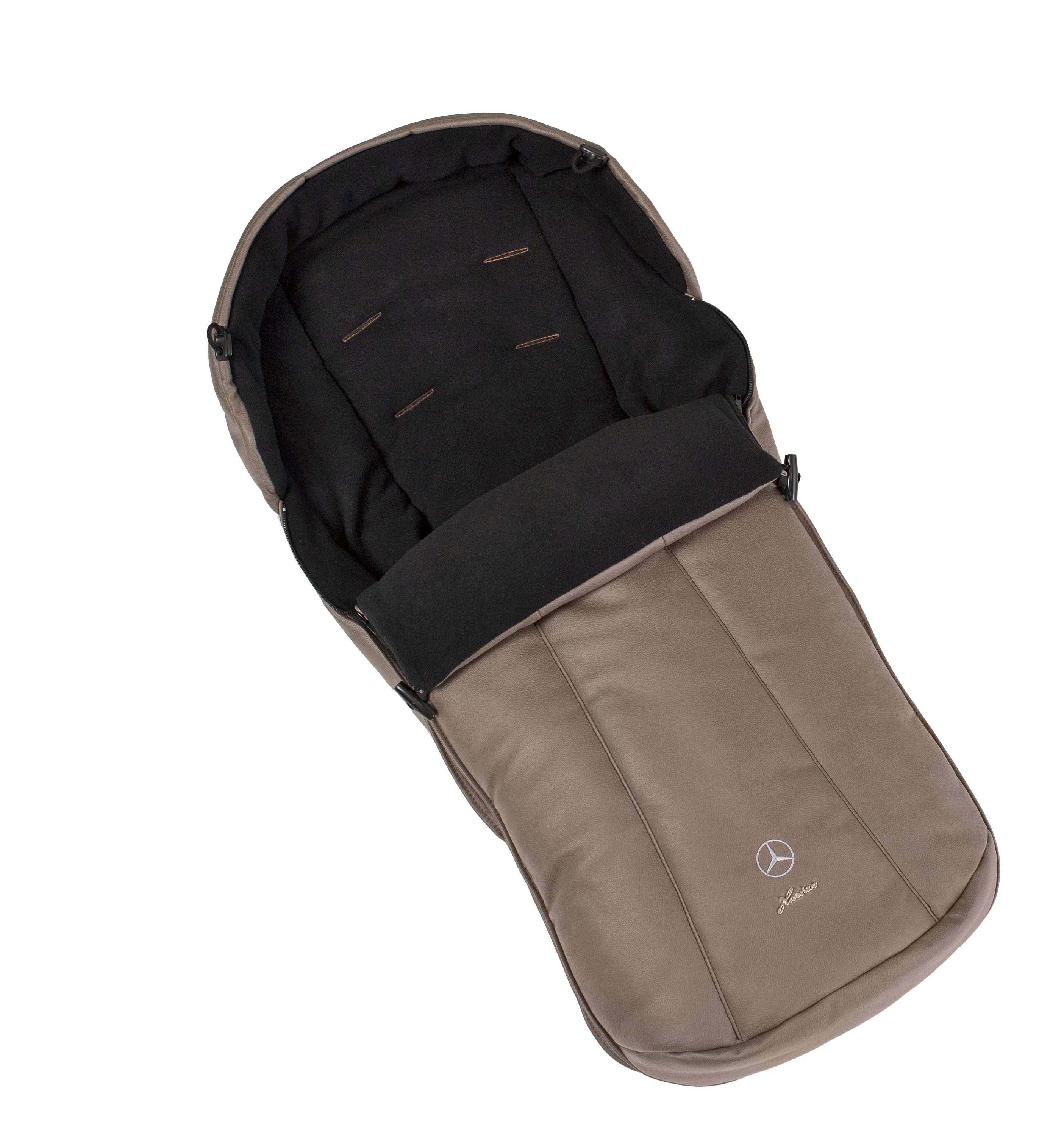 Mercedes Benz Avantgarde Fußsack 616 / Tartufo mit weichem Fleece Innenfutter.
Schräge Liegeansicht von oben.
