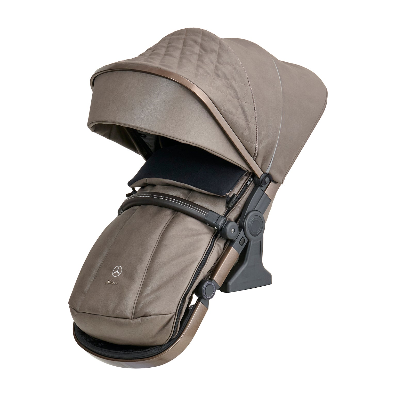 Fußsack 616 / Tartufo im Sportwagenaufsatz.
Schräge Vorderansicht.