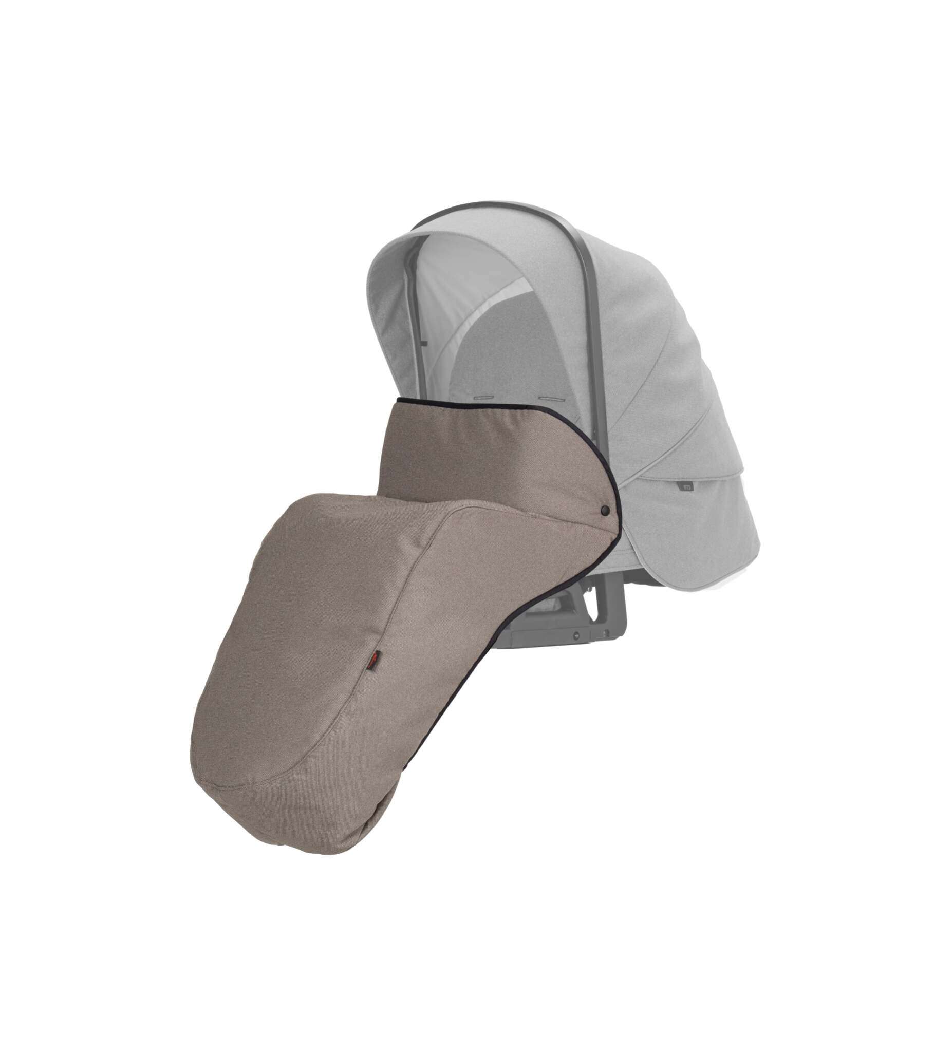 Windschutzdecke für den Sportwagen 907 /  Beige.
Schützt vor Wind und Auskühlung.
Schräge Vorderansicht.