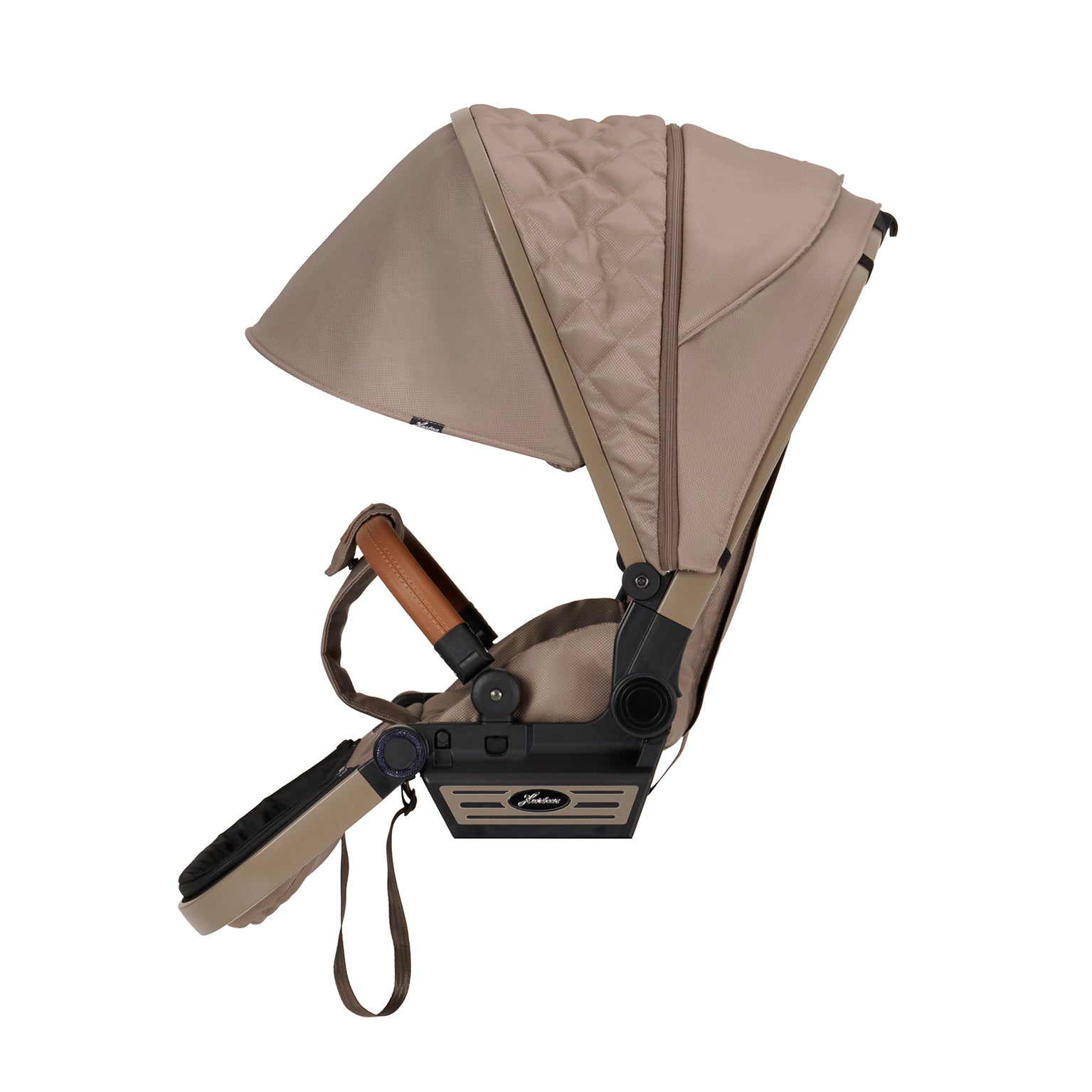 Sunline Plus Sonnenschutz 606 / Hazel für Kinderwagen.
Verstaut am Sportwagen mit halb ausgeklappten Verdeck.
Seitenansicht.