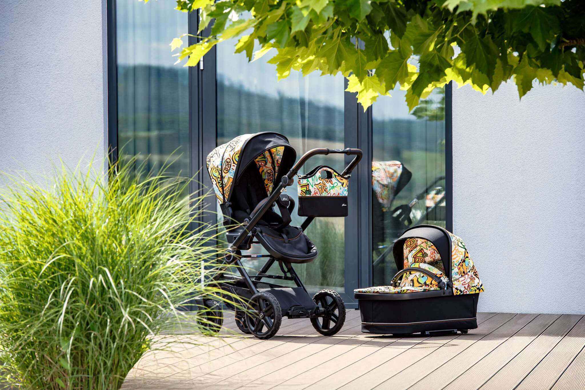 IVY GTR Limited Edition" 721 ist im Set inkl. Falttasche Premium, Bag2go und Cupholder erhältlich .
Schräge Ansicht Sportwagen + Bag2Go + separate Falttasche.
