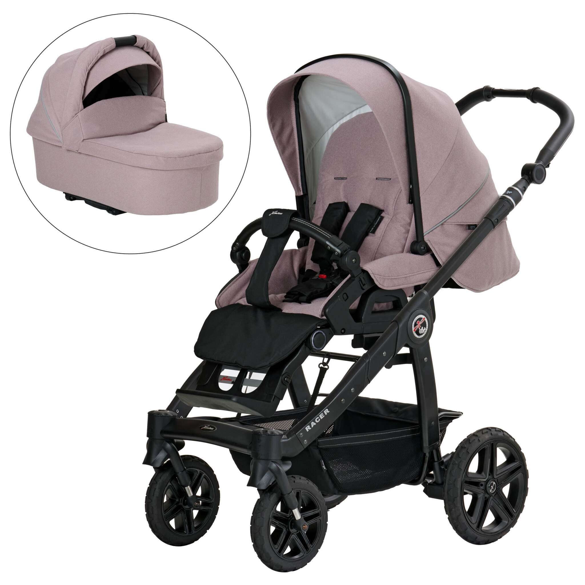 Racer GTS 904 / Lovely Teddy
Schutzbügel und Handgriff in schwarz
Gestell Platin
Verdecke halb ausgeklappt
Sportwagen + Falttasche
2 separate Bilder mit schräger Vorderansicht