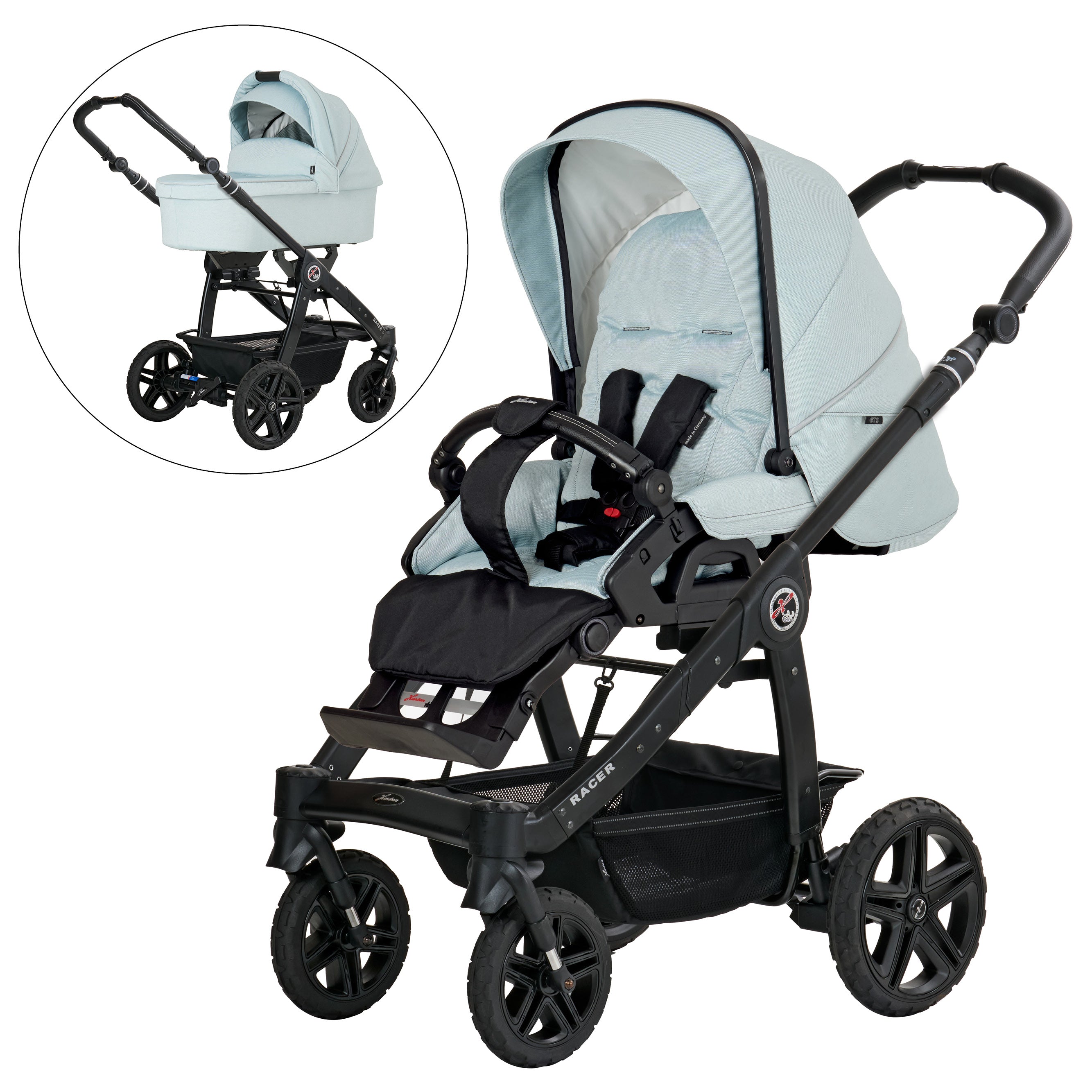 Racer GTS Sportwagen  624 / Milky Sky.
Schwarzer Schutzbügel und Handgriff
Schwarzes Gestell
Racer GTS mit Falttasche
Schwarzes Gestell und Handgriff
2 Bilder mit jeweils Schräge Vorderansicht