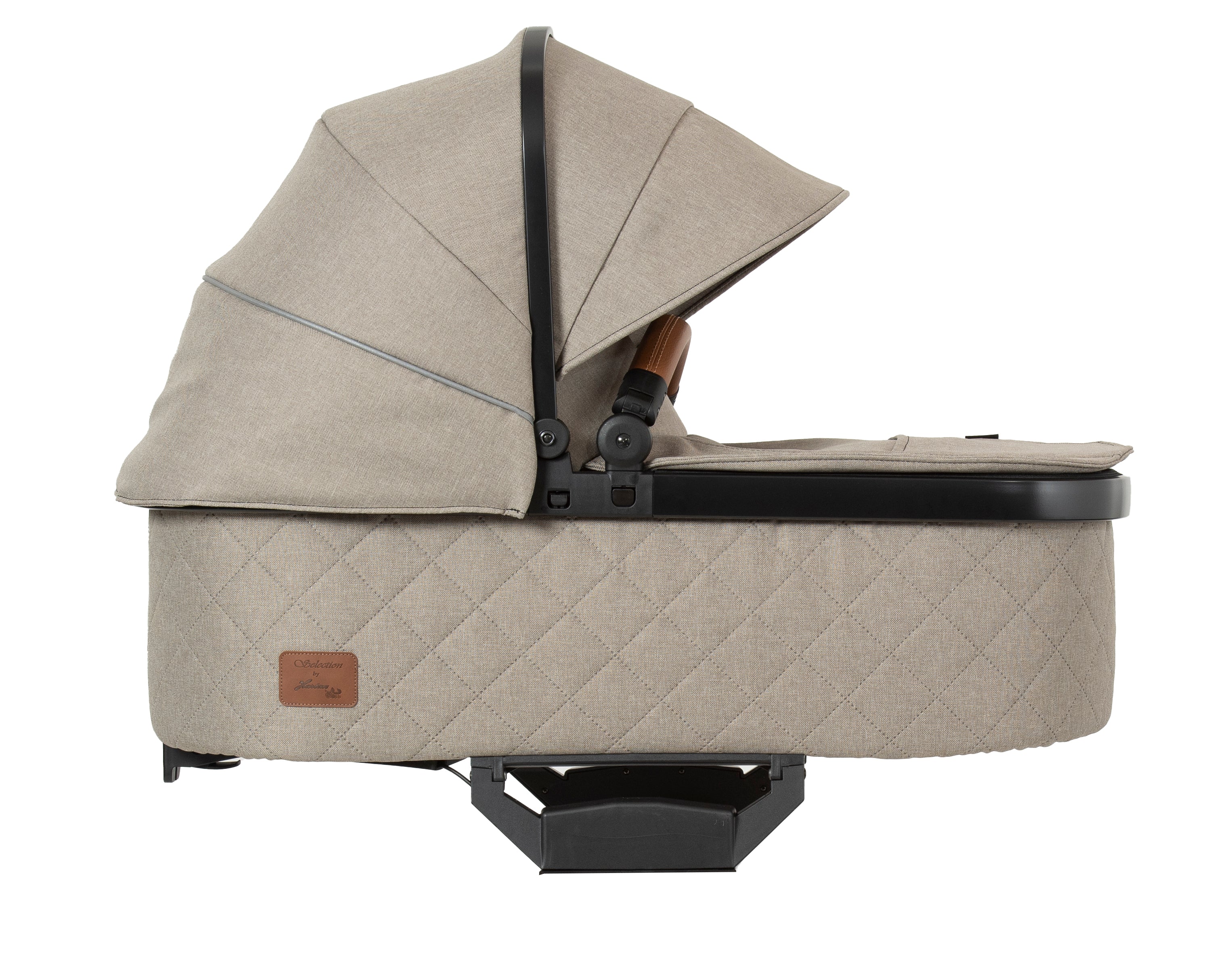 Premium Falttasche 459  / Sand  mit braunem Schutzbügel.
Verdeck komplett ausgeklappt.
Seitenansicht.