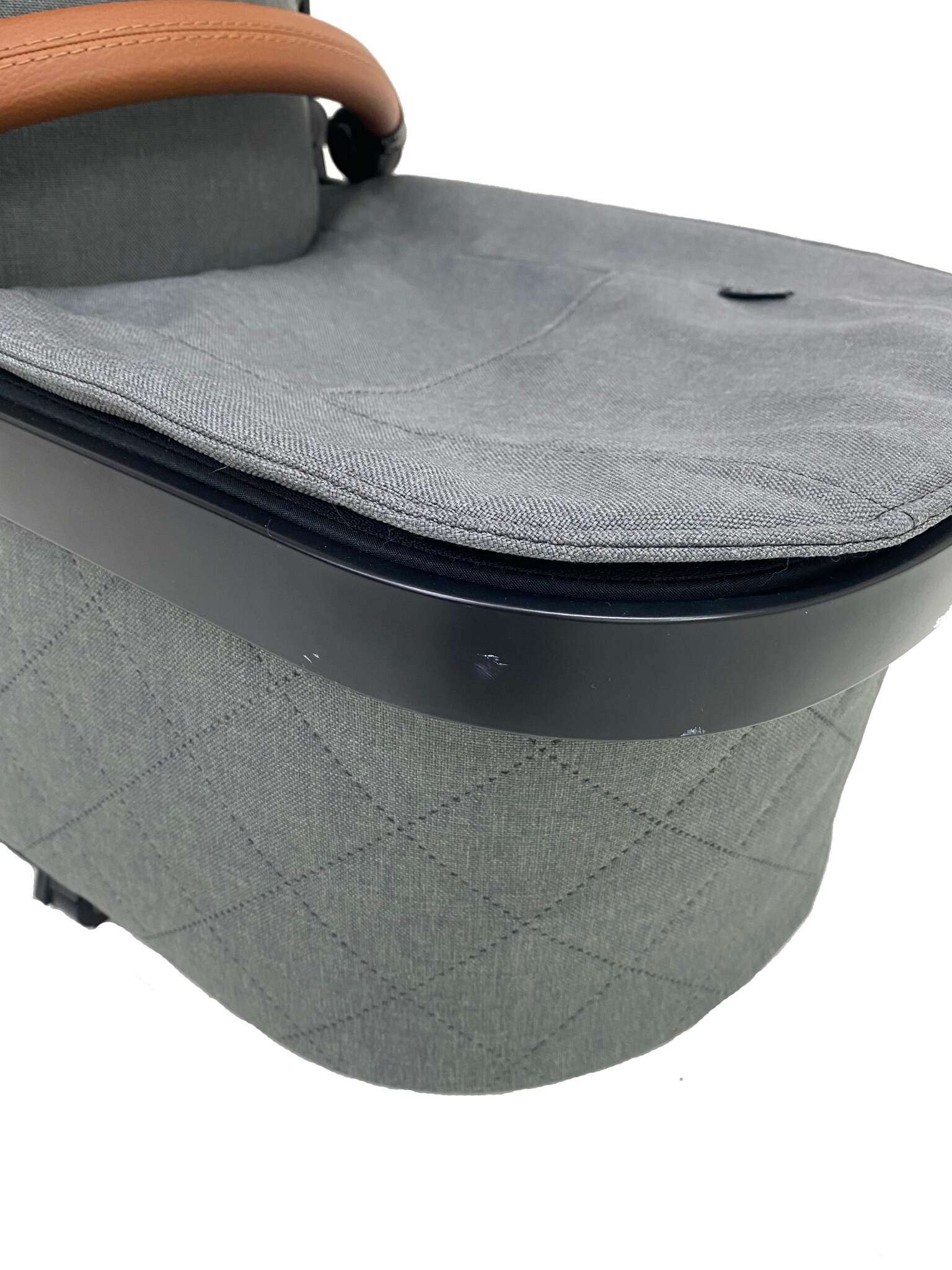 Detailbild Außenansicht Premium Falttasche 924 / Olive
Schräge Außenansicht
